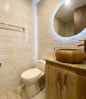 Ba&ntilde;o principal
