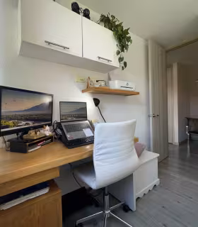 Habitaci&oacute;n 2 - Zona de trabajo