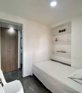 cuarto servicio Apartamento en Los Colores